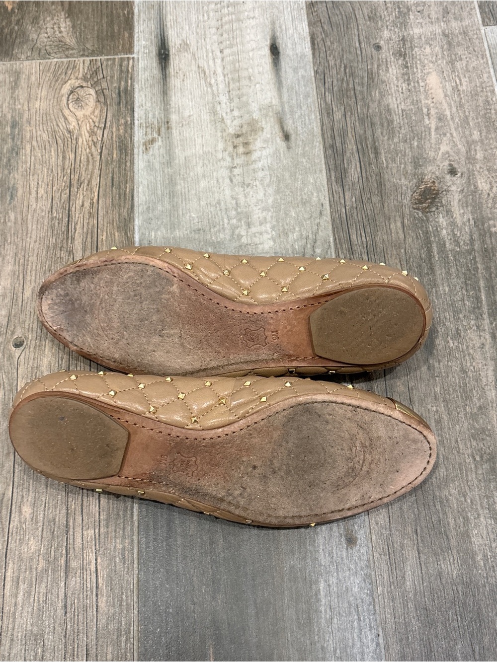 Tory Burch Kaitlin Taupe Gold Cap Toe Studded Medallion Slip On Ballet Flats 9 - Picture 11 of 12